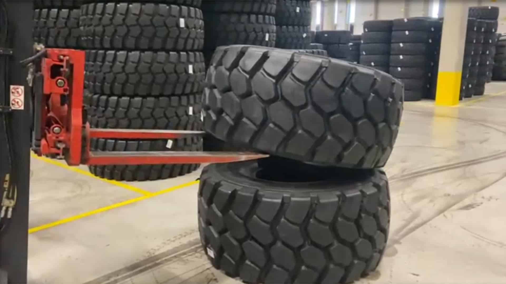 How to stack tyres